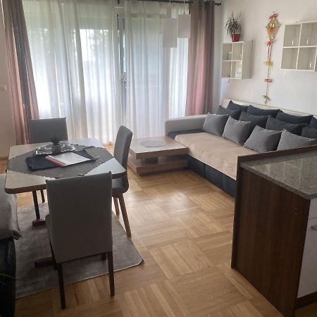 Wohnhaus City Sued Herzogsdorf المظهر الخارجي الصورة